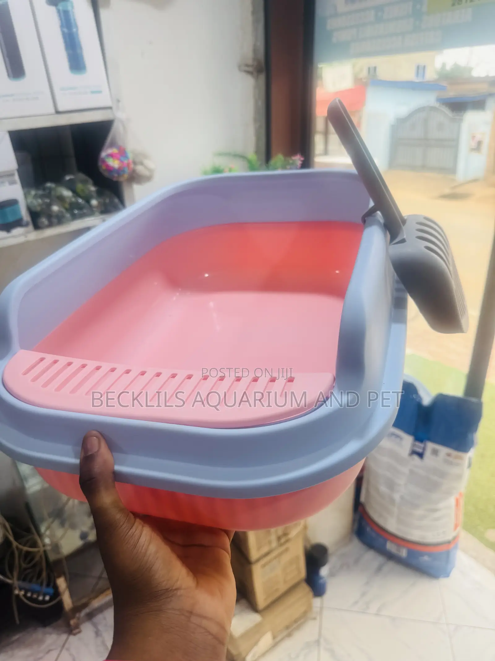 Spacious Catlitter Box