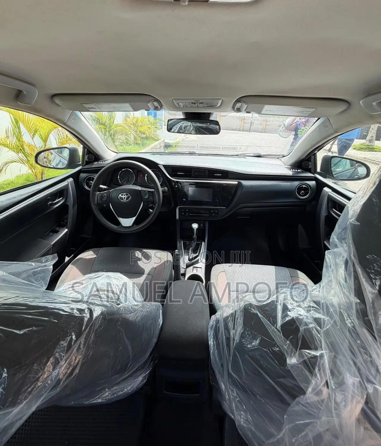 Toyota Corolla LE Eco (1.8L 4cyl 2A) 2019 Gray