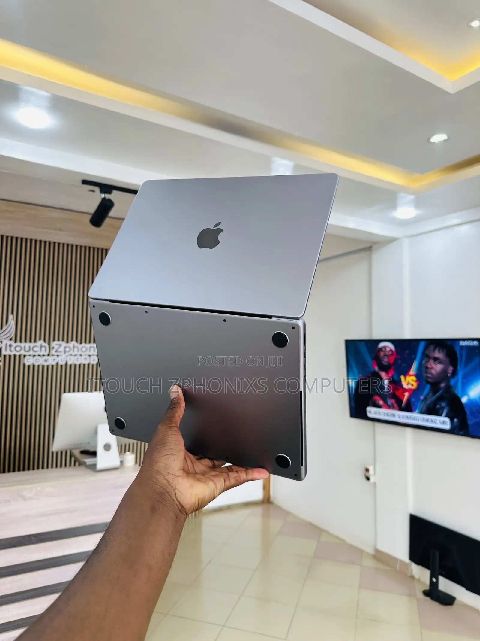 Laptop Apple MacBook Pro 2021 M1 16GB Apple M1 Pro SSD 512GB