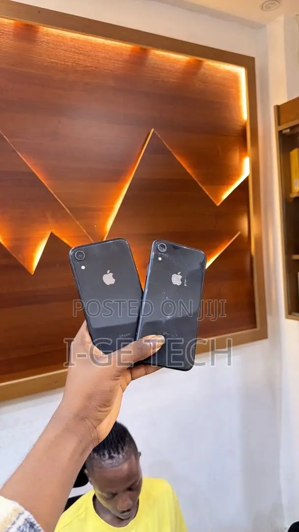 Apple iPhone XR 64 GB Black