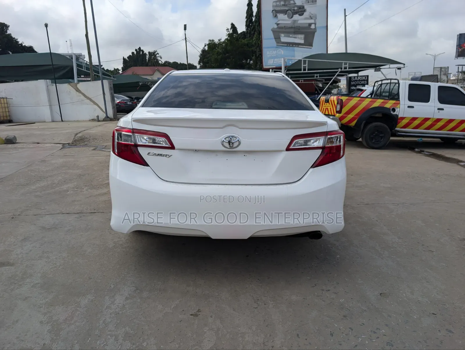 Toyota Camry SE 4dr Sedan (2.5L 4cyl 6A) 2013 White