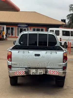 Mitsubishi L200 2008 Silver