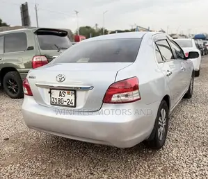 Toyota Belta 2010 Silver