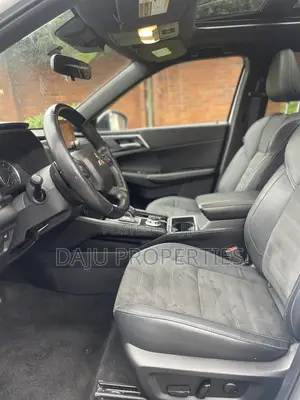 Mitsubishi Outlander SE Launch Edition 2022 White