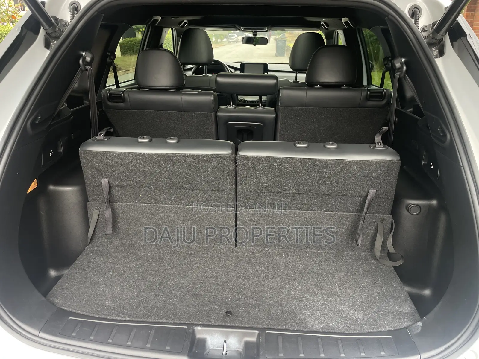 Mitsubishi Outlander SE Launch Edition 2022 White