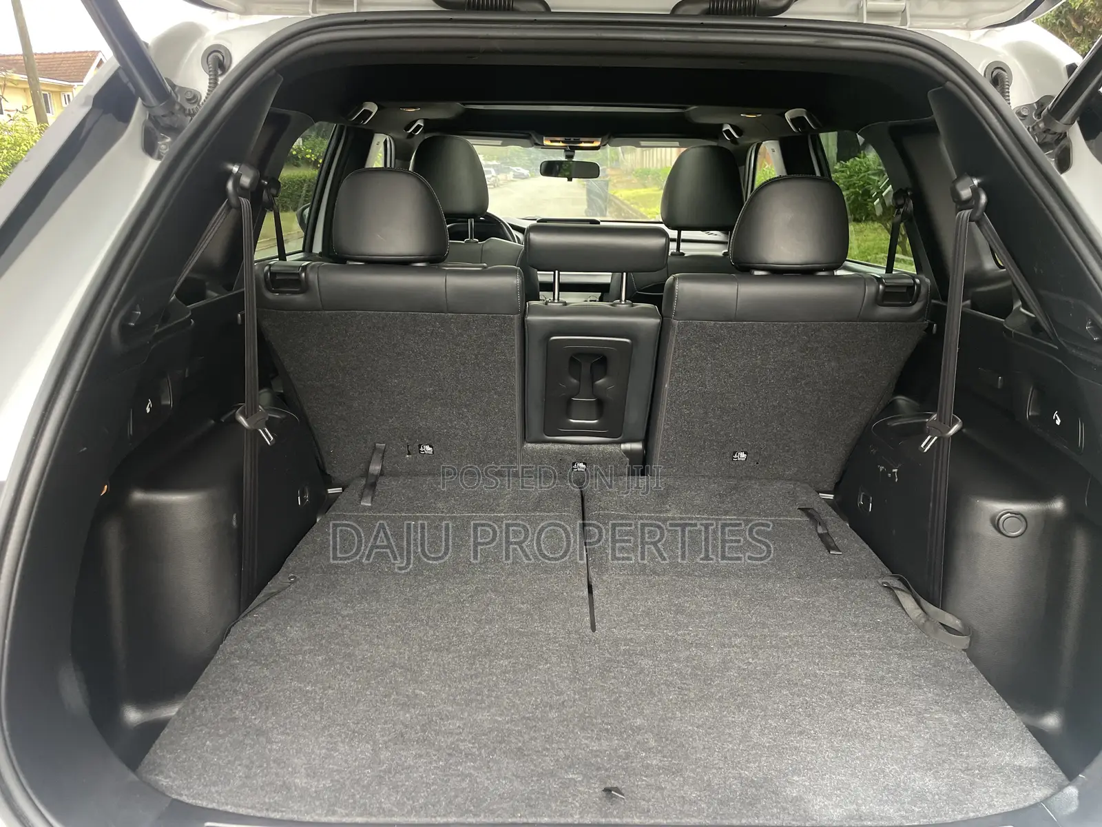 Mitsubishi Outlander SE Launch Edition 2022 White