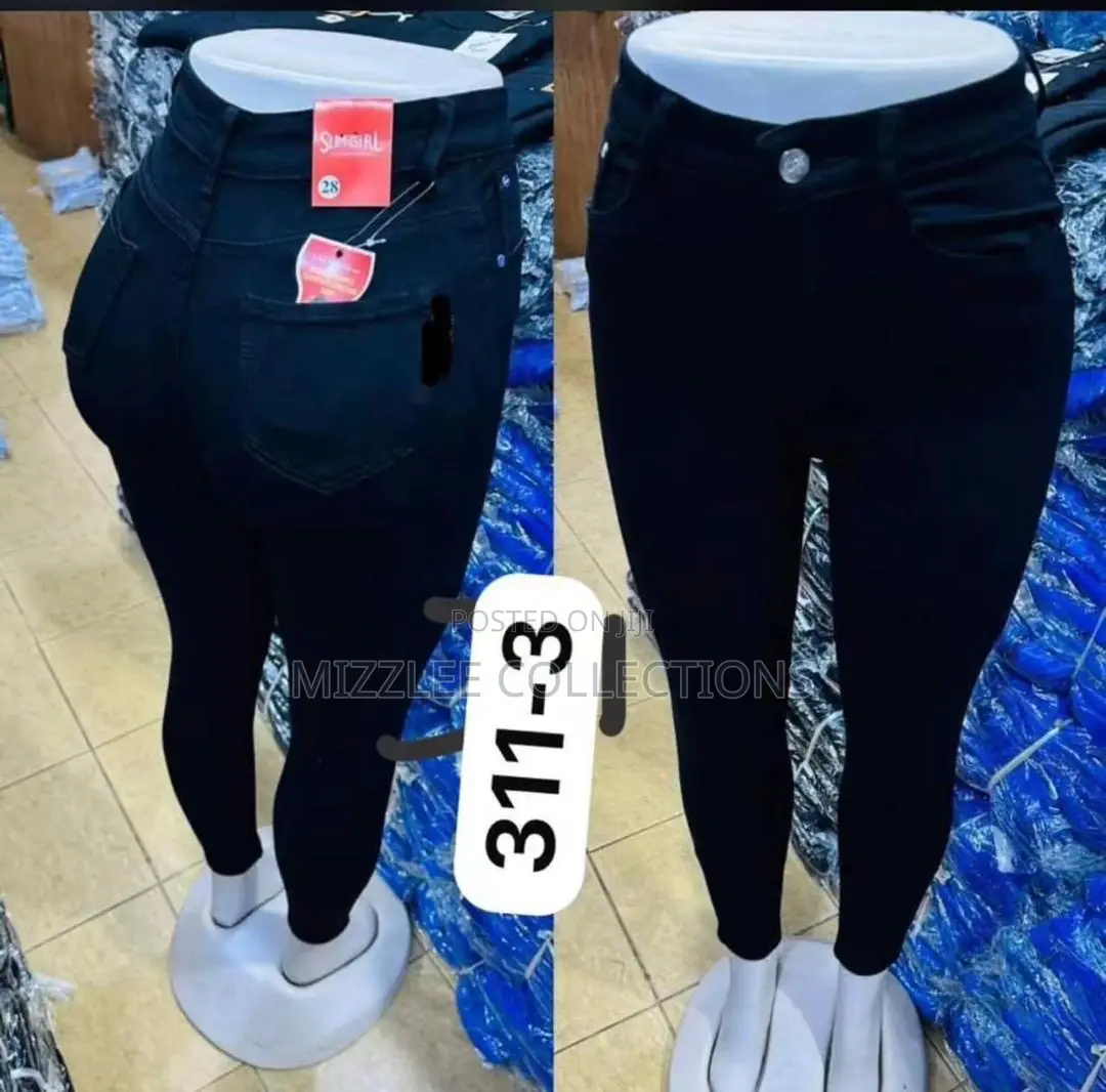Quality Ladies Stretchy Black Jeans in 28-36