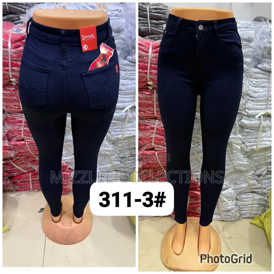 Quality Ladies Stretchy Black Jeans in 28-36