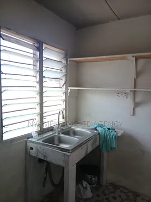 1bdrm Apartment in Zone 6, Exhibition for rent
