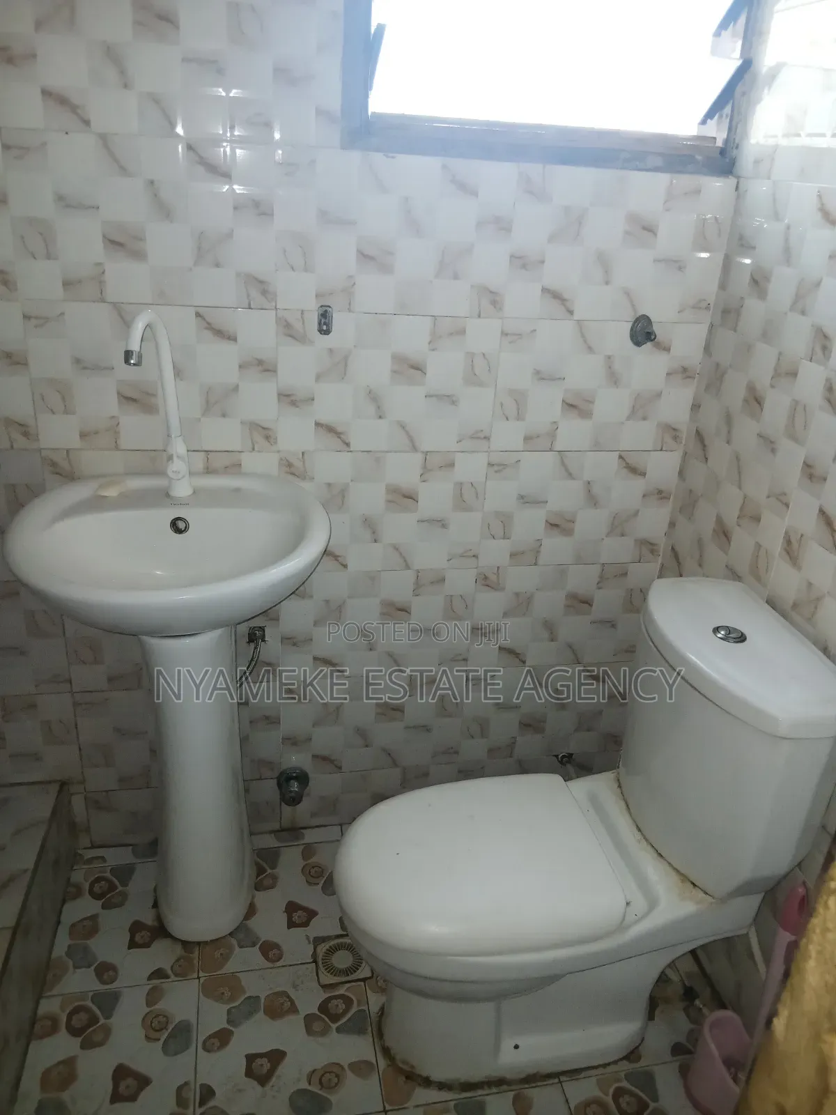 1bdrm Apartment in Zone 6, Exhibition for rent