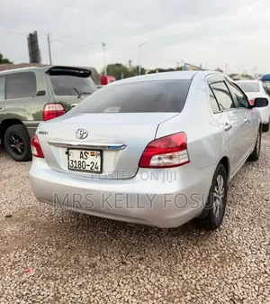 Toyota Belta 2010 Silver