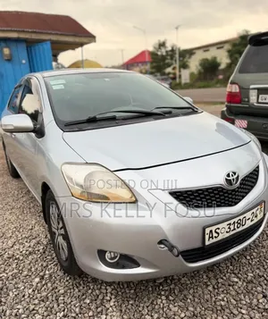 Toyota Belta 2010 Silver