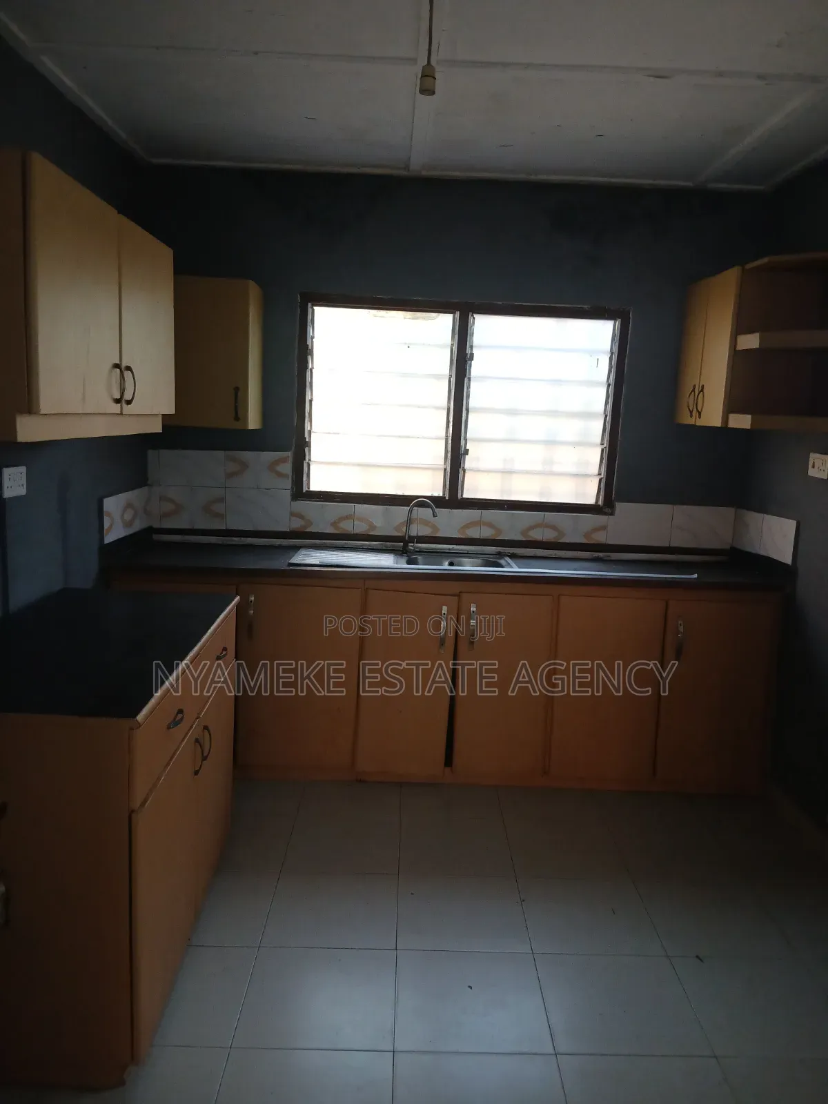 3bdrm Apartment in State Housing, Round About for rent