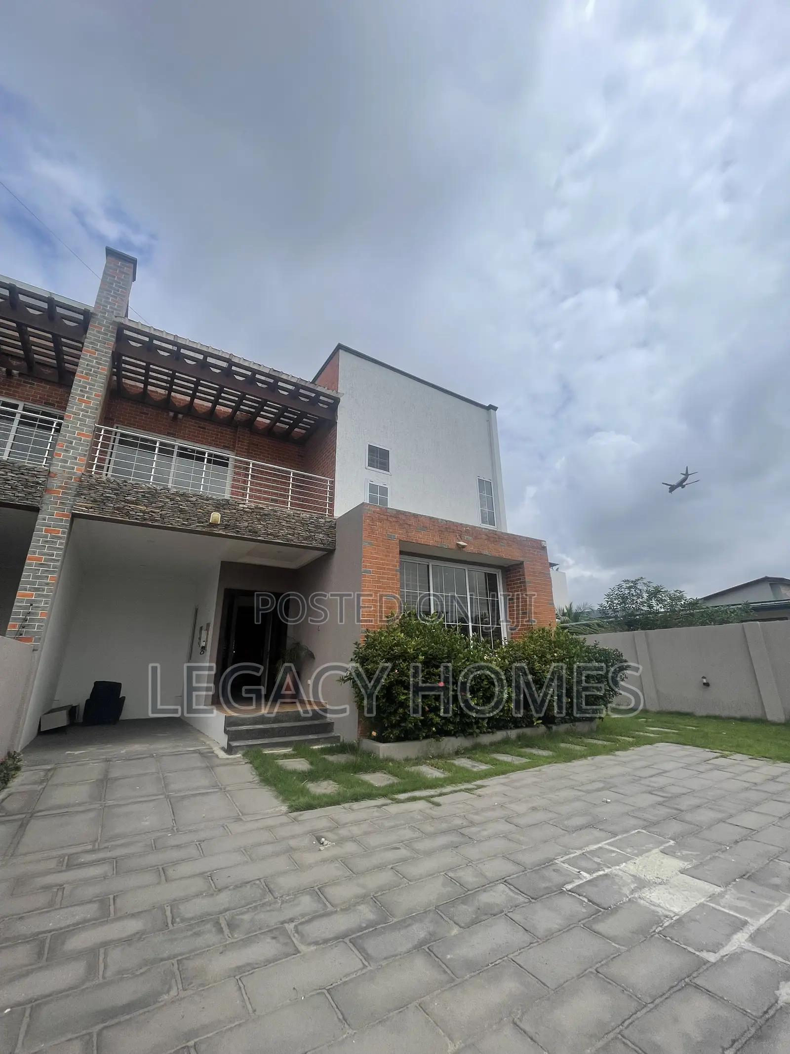 3bdrm House in East Legon, A&C Mall Area for rent