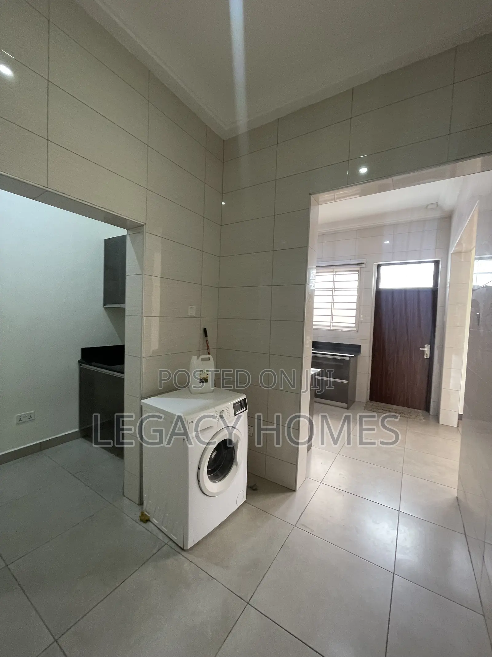 3bdrm House in East Legon, A&C Mall Area for rent
