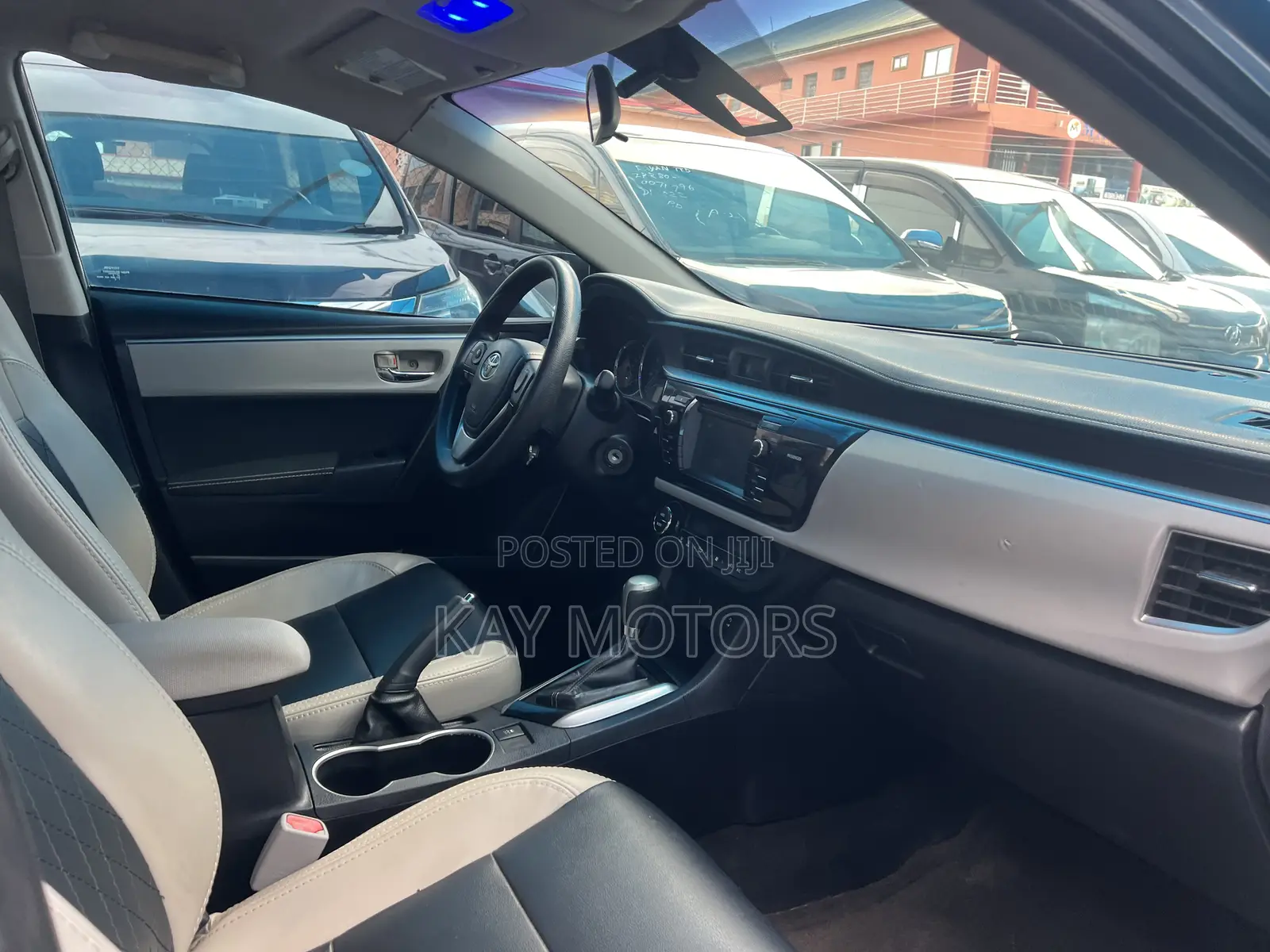 Toyota Corolla LE 4dr Sedan (1.8L 4cyl CVT) 2015 Gray