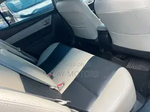 Toyota Corolla LE 4dr Sedan (1.8L 4cyl CVT) 2015 Gray