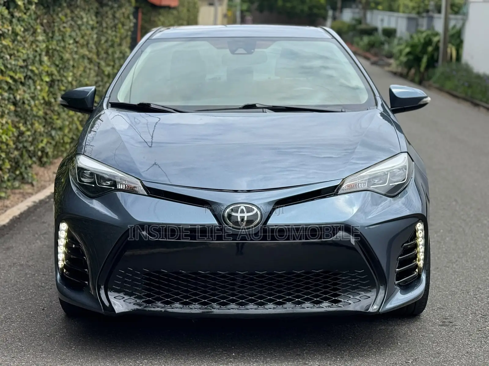 Toyota Corolla XSE 4dr Sedan (1.8L 4cyl CVT) 2017 Gray