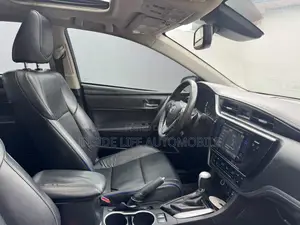 Toyota Corolla XSE 4dr Sedan (1.8L 4cyl CVT) 2017 Gray