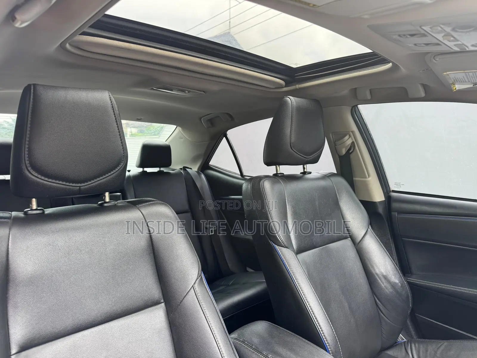 Toyota Corolla XSE 4dr Sedan (1.8L 4cyl CVT) 2017 Gray
