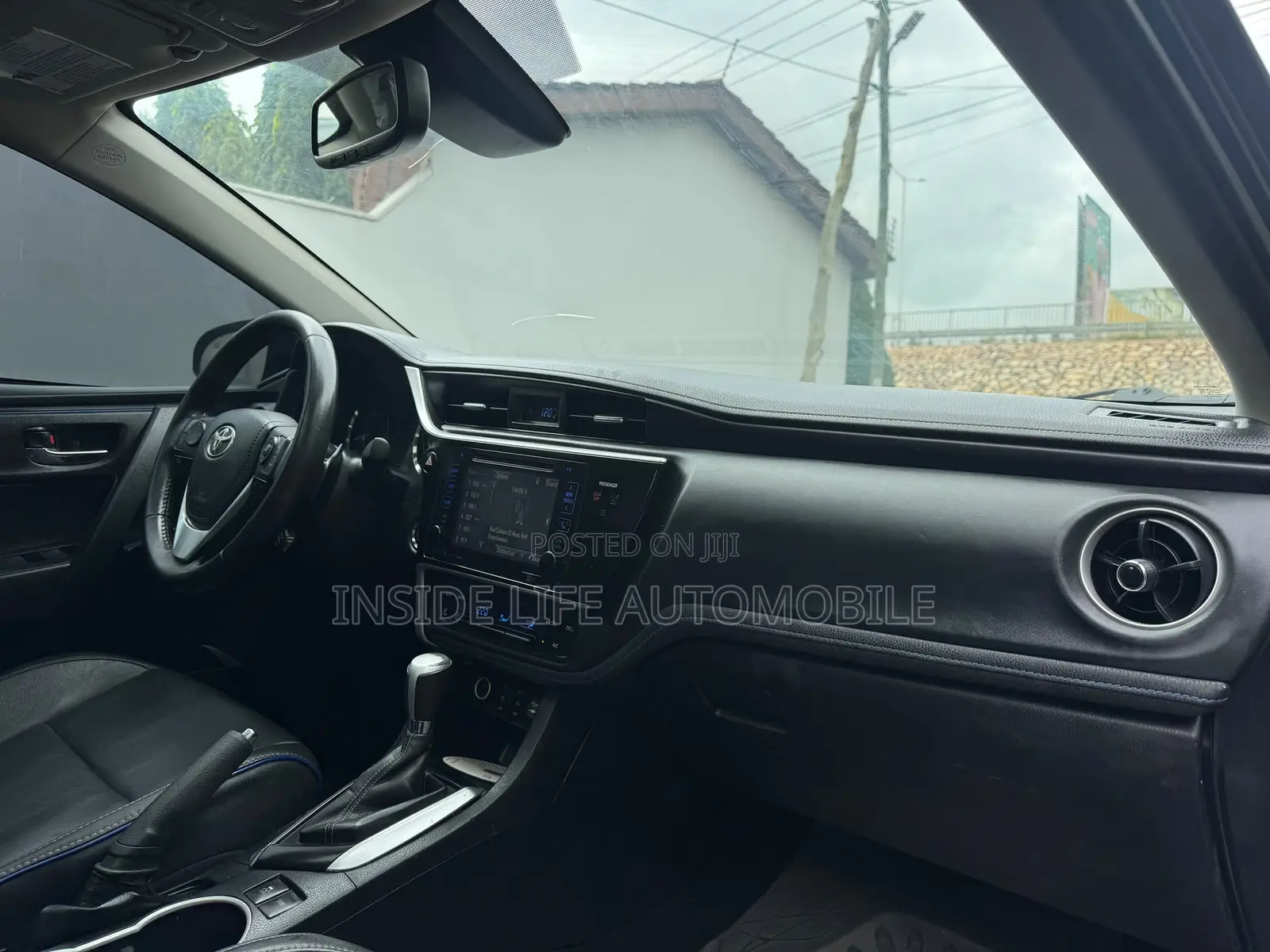 Toyota Corolla XSE 4dr Sedan (1.8L 4cyl CVT) 2017 Gray