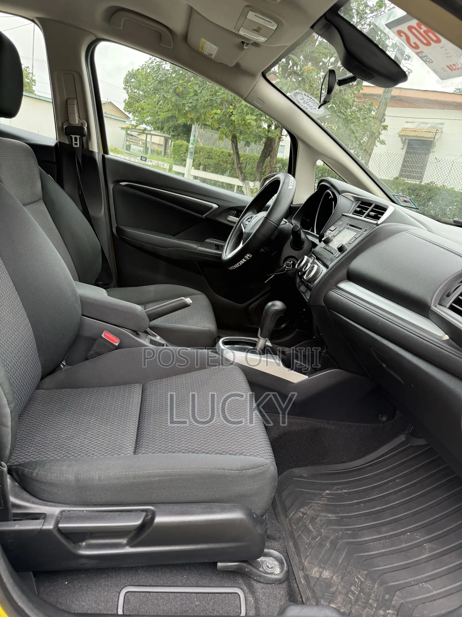 Honda Fit LX 2018 Yellow