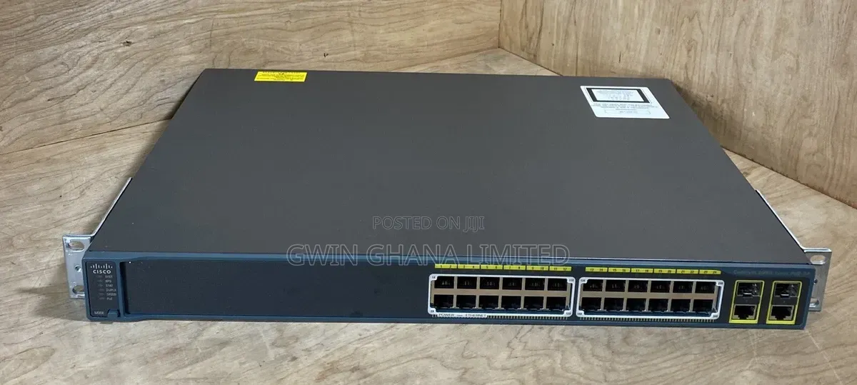 Cisco WS-C2960-Catalyst 2960 24 10/100 Poe + 2 T/SFP LAN Lite