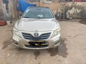 Toyota Camry 2011 Gold