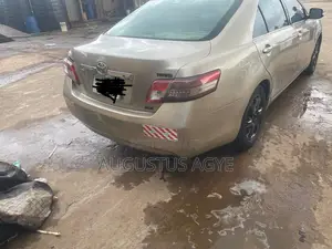 Toyota Camry 2011 Gold