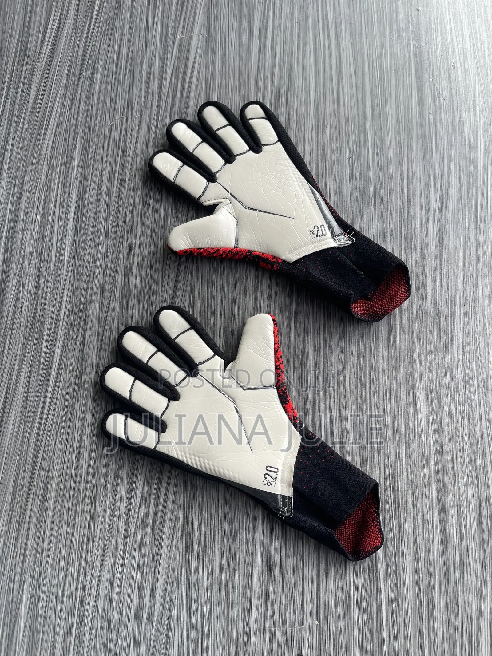 Original Goalkeeper Gloves Available at Cool Price