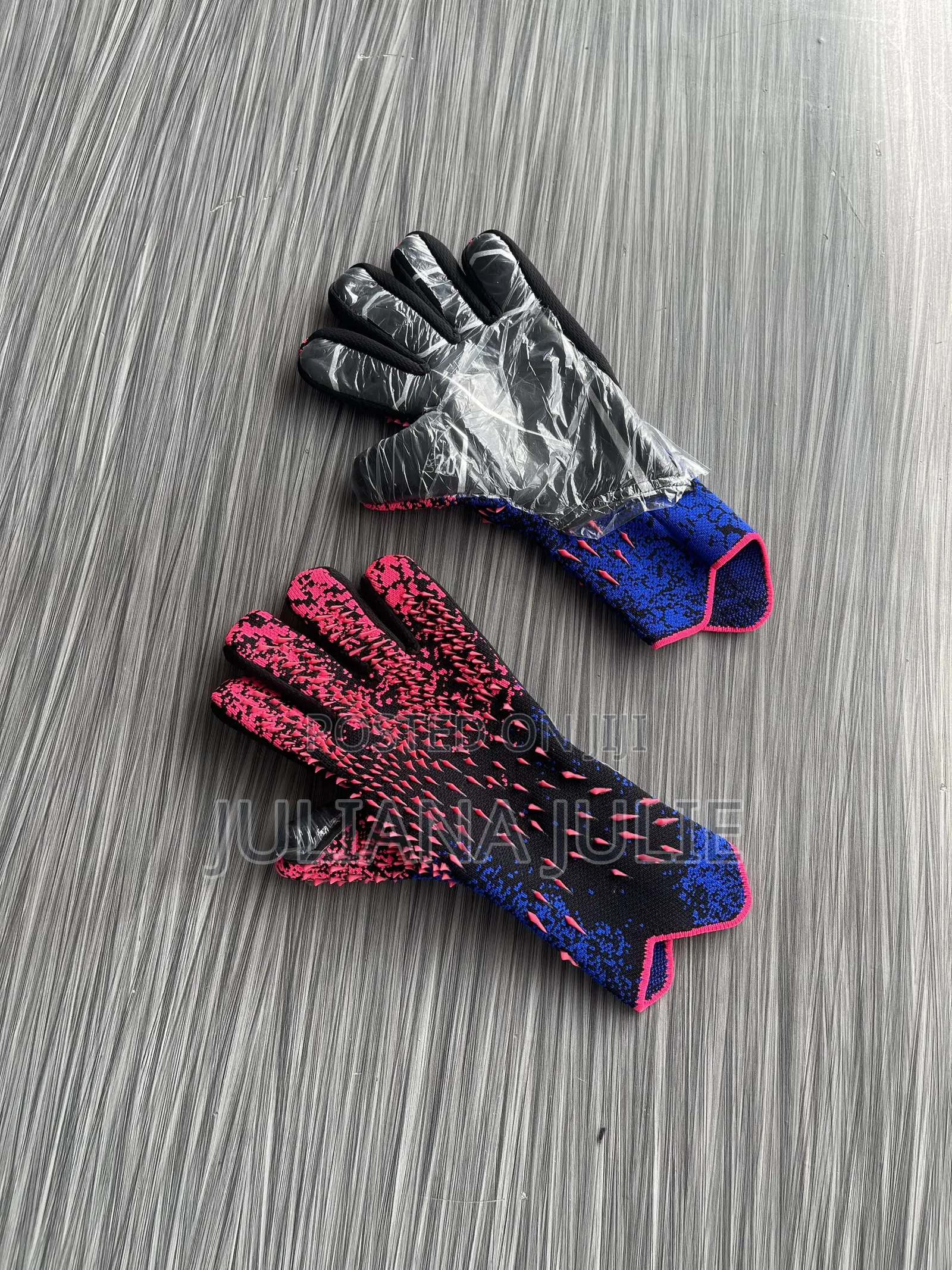 Original Goalkeeper Gloves Available at Cool Price