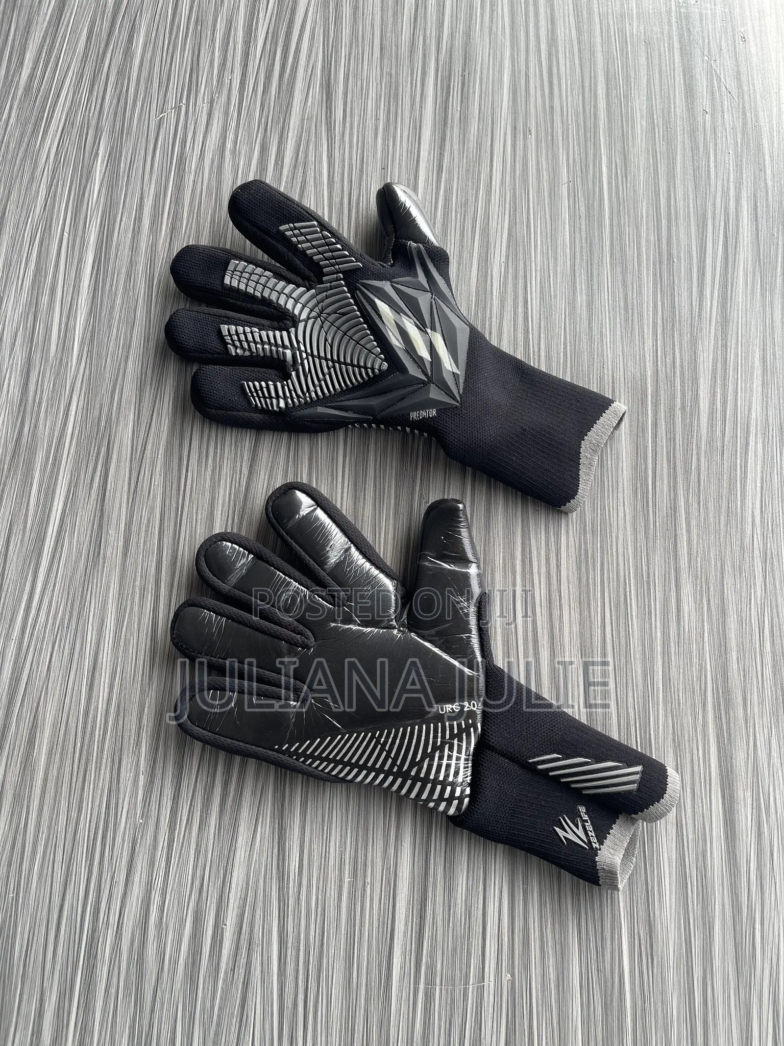 Original Goalkeeper Gloves Available at Cool Price