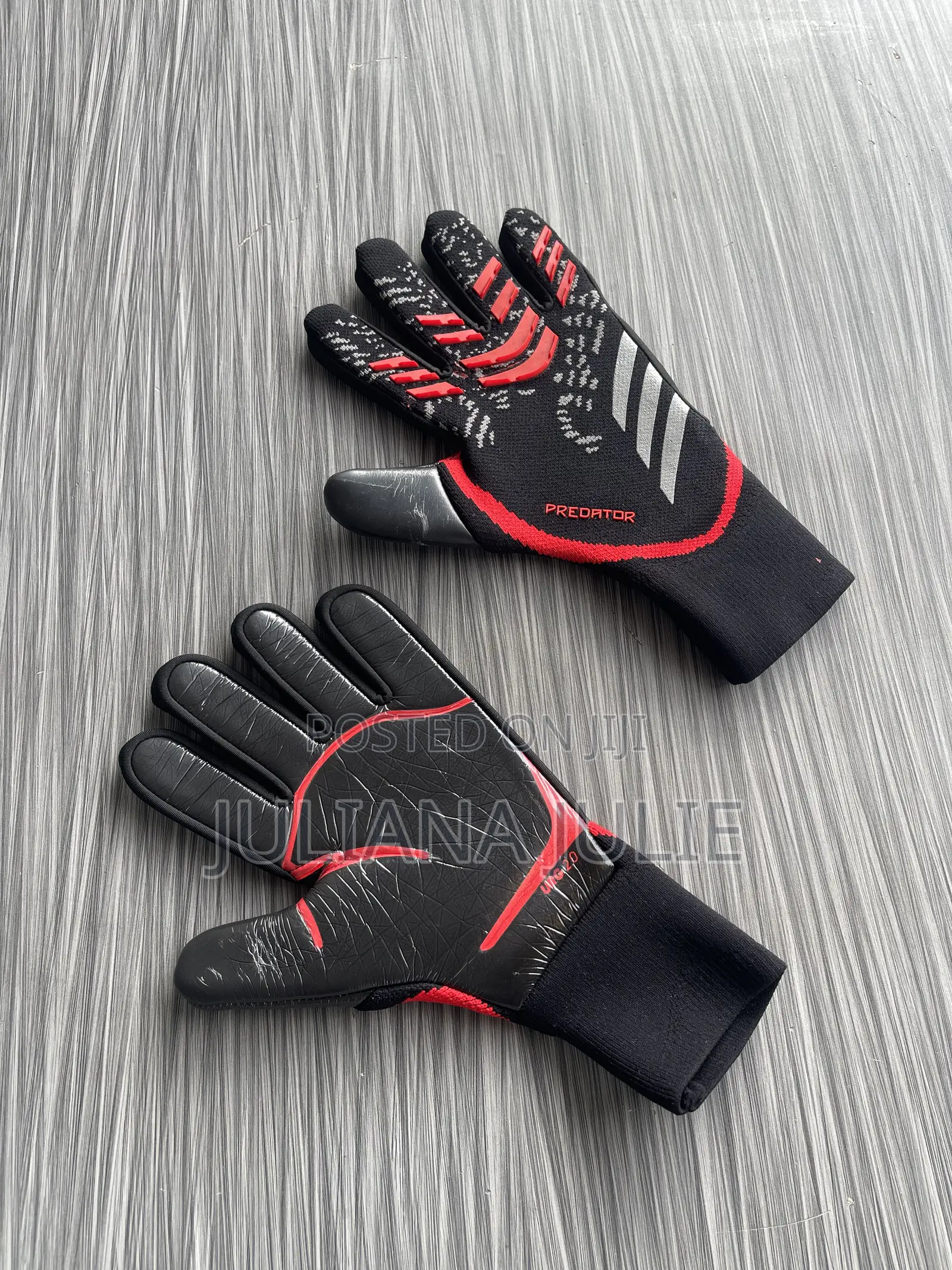 Original Goalkeeper Gloves Available at Cool Price