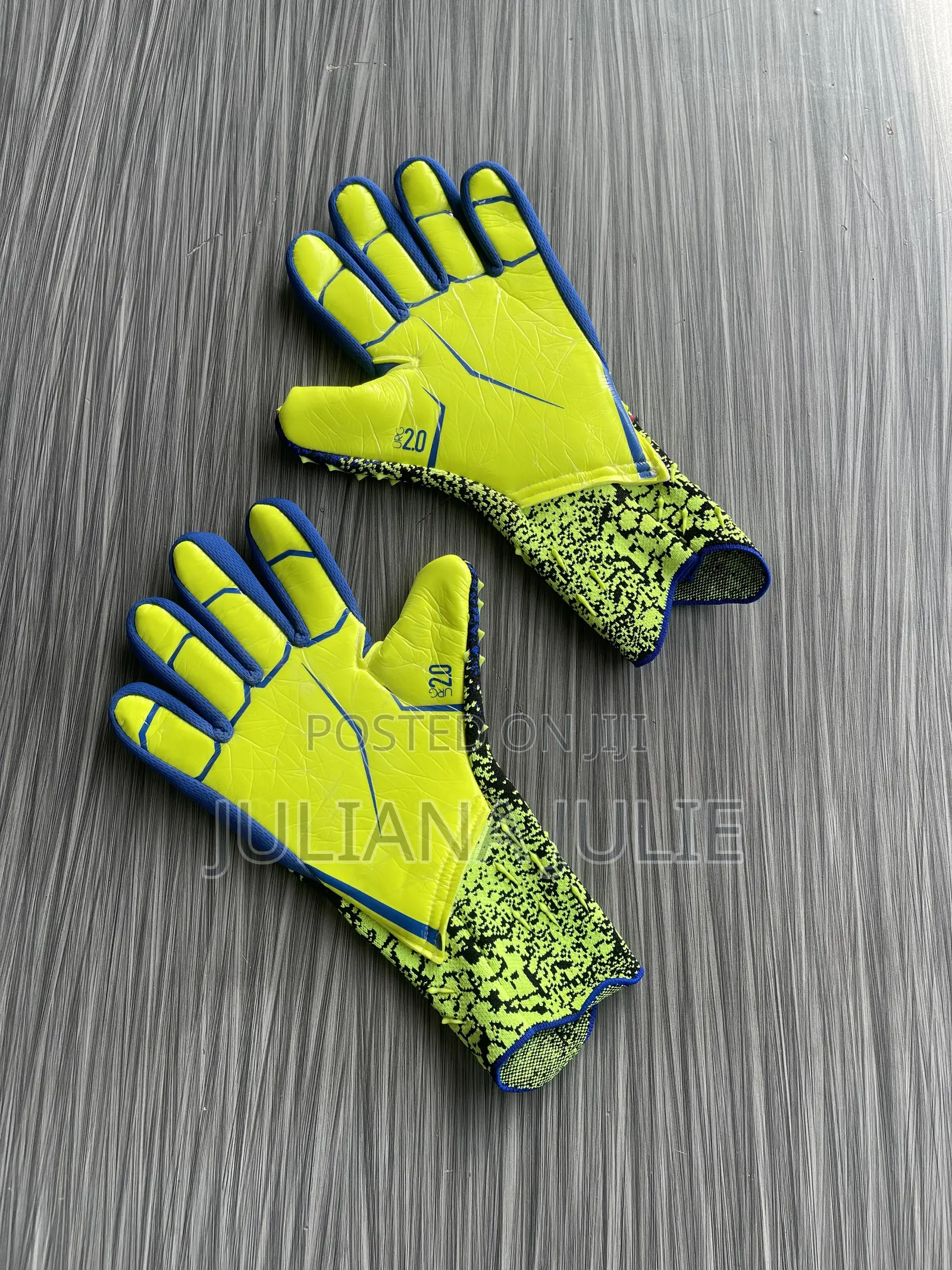 Original Goalkeeper Gloves Available at Cool Price