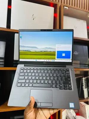 Laptop Dell Latitude 7300 8GB Intel Core i5 SSD 256GB