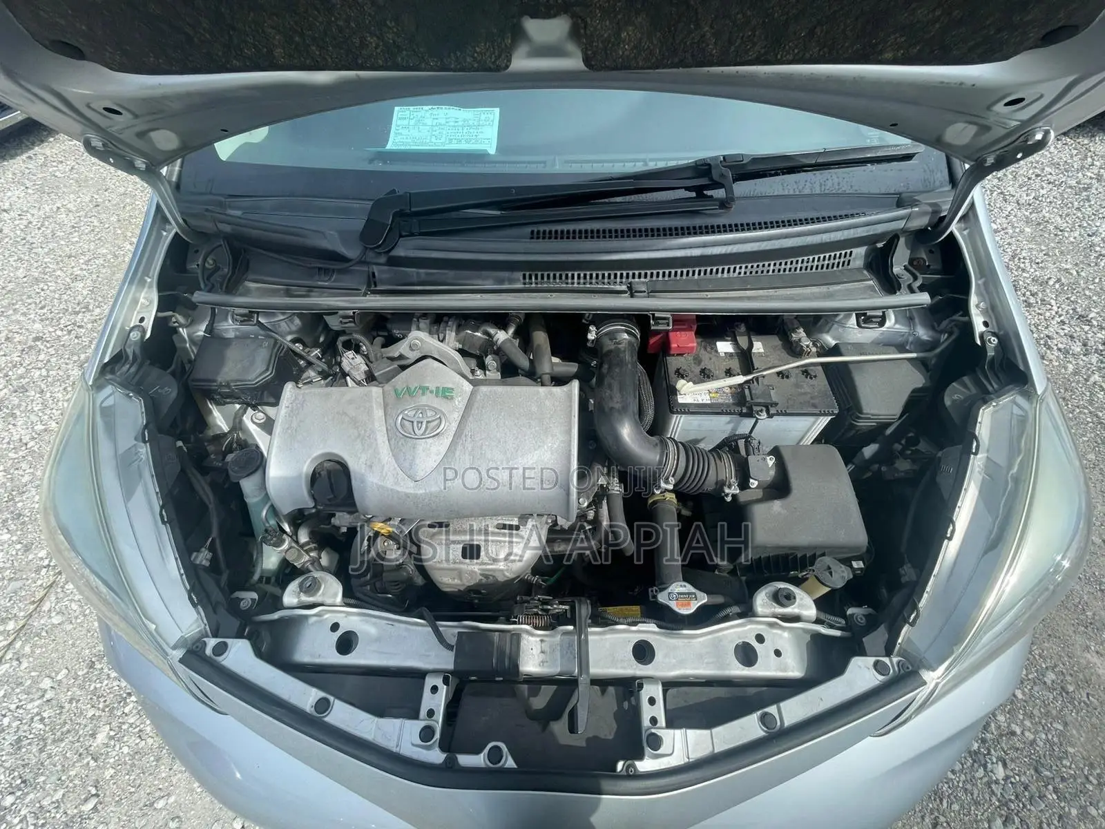 Toyota Vitz 1.3 AWD 5dr 2015 Silver