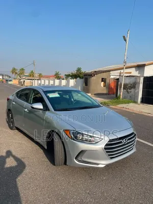 Hyundai Elantra 2017 Silver