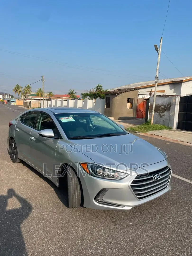 Hyundai Elantra 2017 Silver
