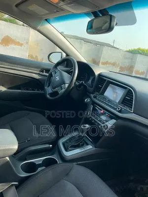 Hyundai Elantra 2017 Silver