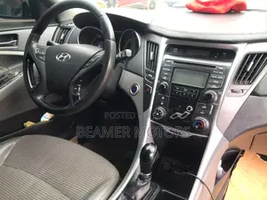 Hyundai Sonata SE Sedan FWD (2.4L 4cyl 6A) 2013 Black