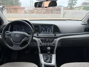 Hyundai Elantra 2017 Red