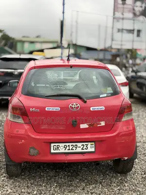 Toyota Vitz 1.0 FWD 3dr 2010 Red