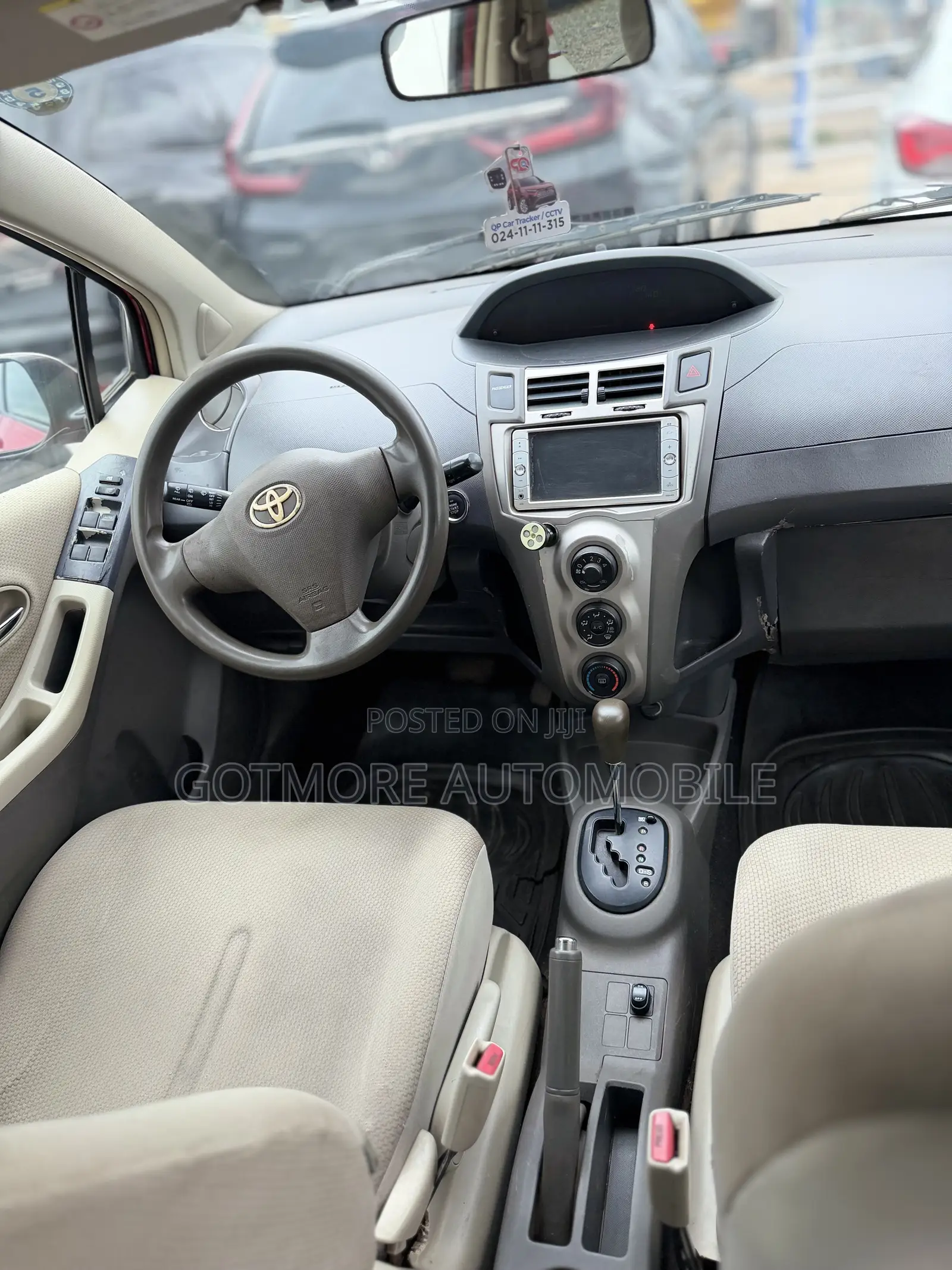 Toyota Vitz 1.0 FWD 3dr 2010 Red