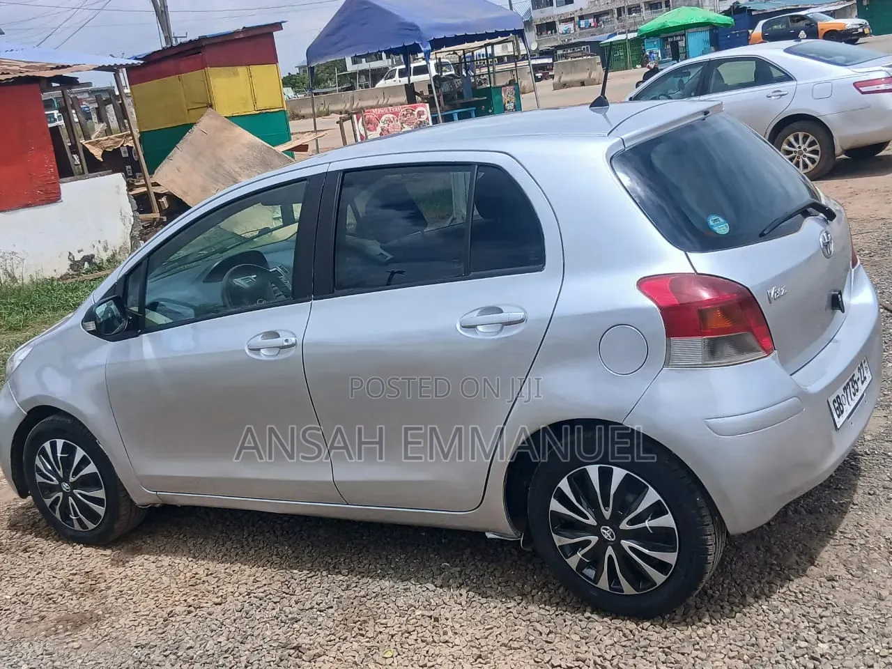 Toyota Vitz 2010 Silver