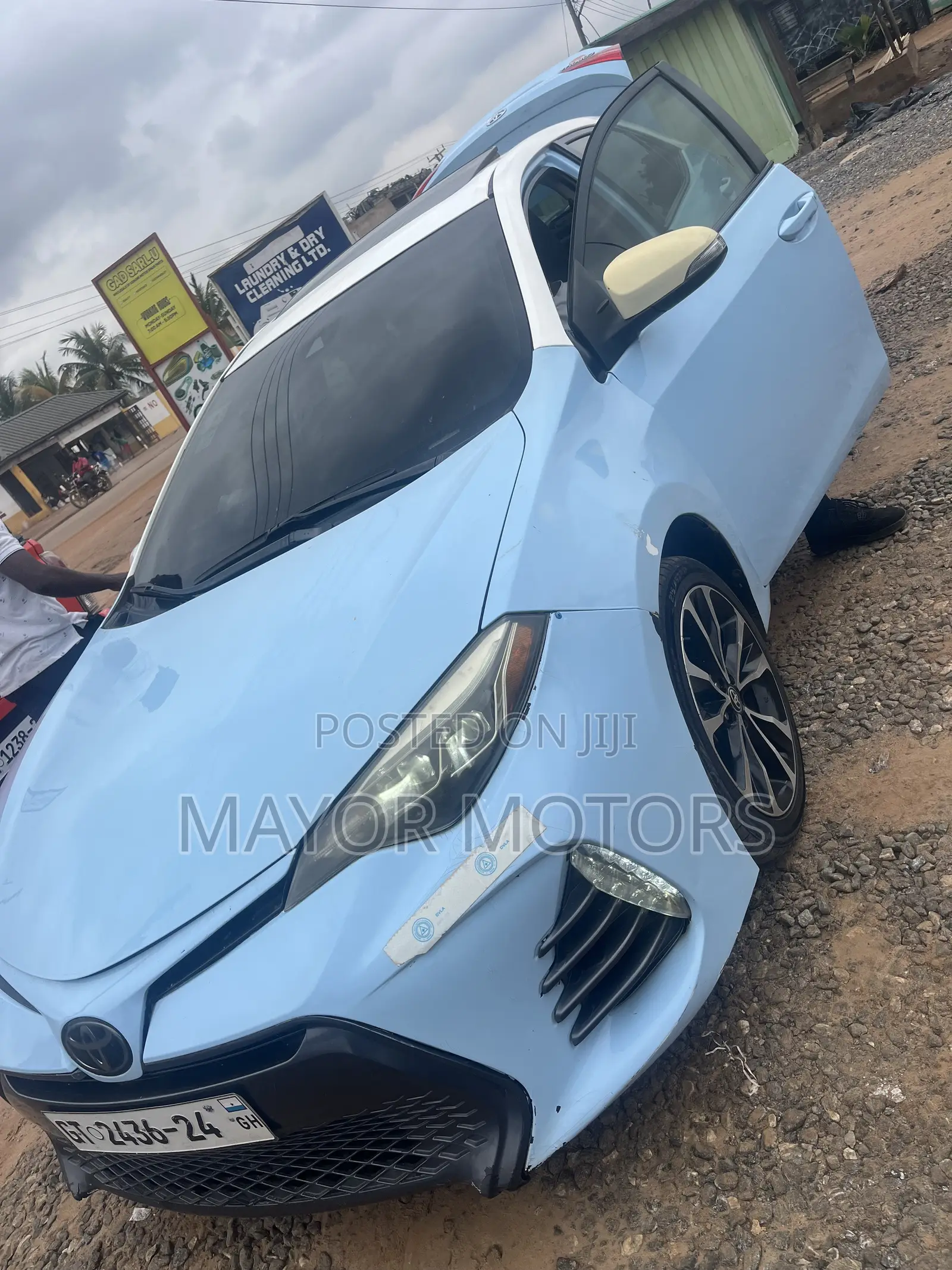 Toyota Corolla SE 4dr Sedan (1.8L 4cyl Manual) 2017 Green