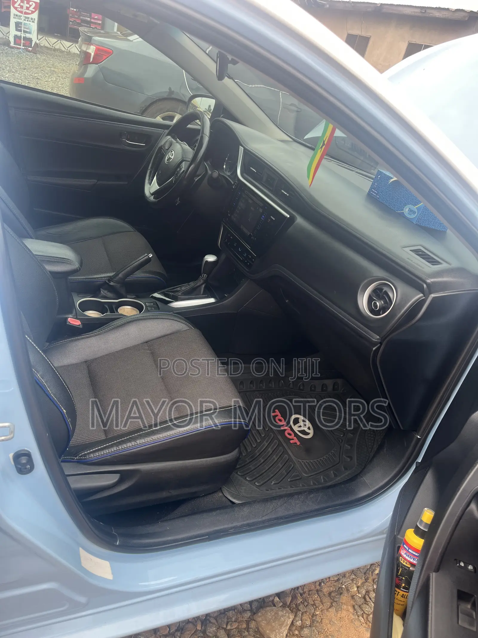 Toyota Corolla SE 4dr Sedan (1.8L 4cyl Manual) 2017 Green