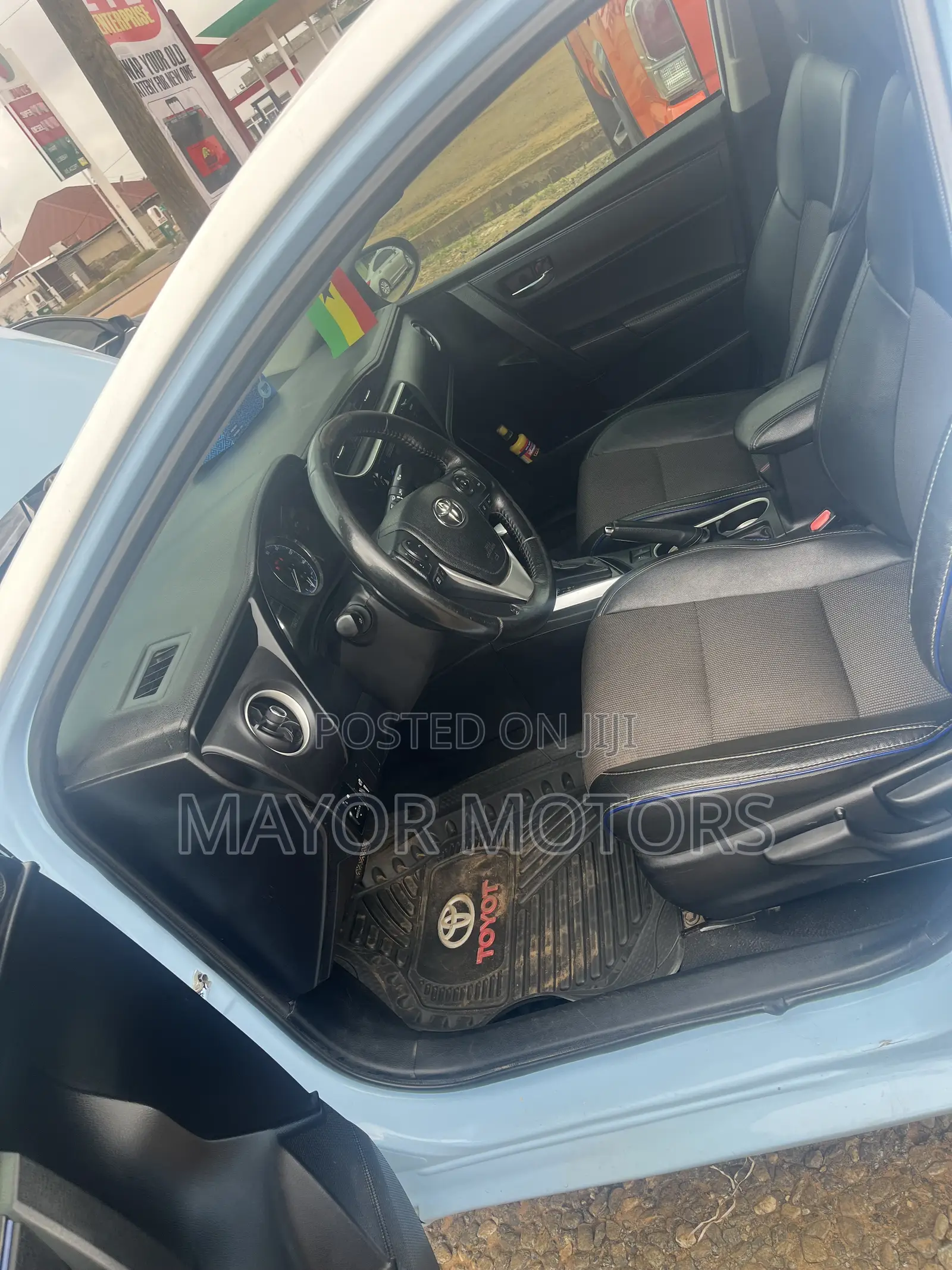 Toyota Corolla SE 4dr Sedan (1.8L 4cyl Manual) 2017 Green