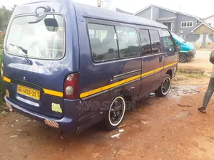 Hyundai H-100 2004 Blue