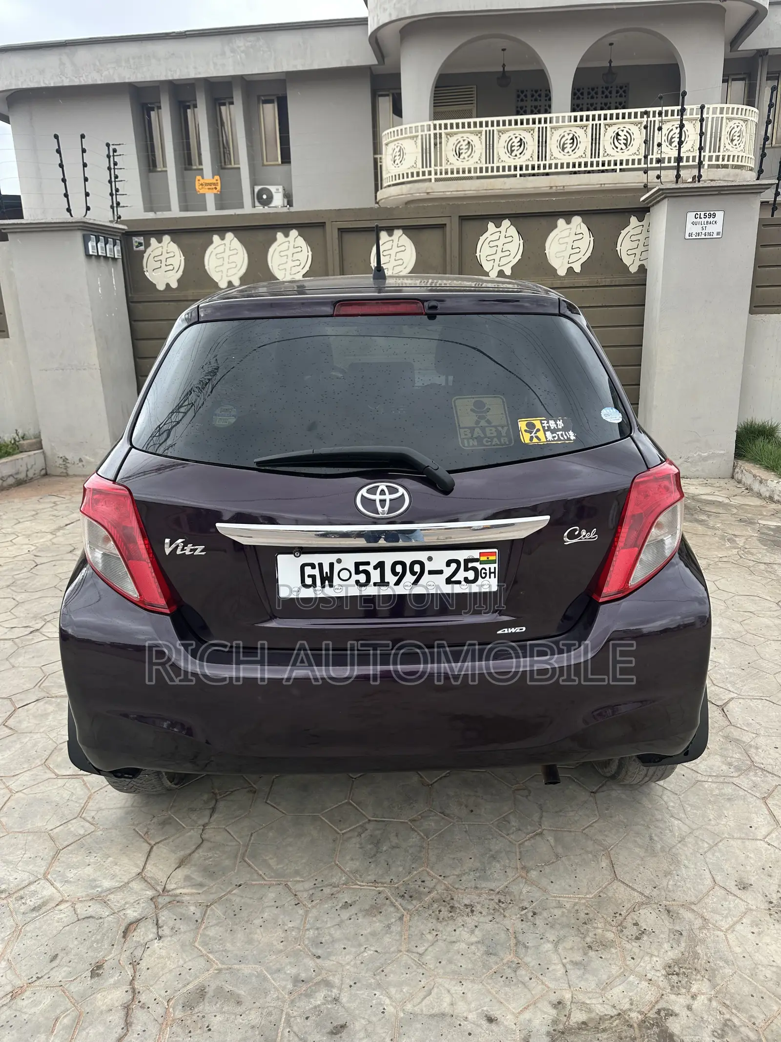 Toyota Vitz 1.3 AWD 5dr 2012 Purple