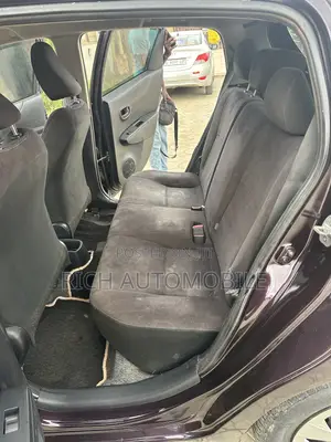 Toyota Vitz 1.3 AWD 5dr 2012 Purple